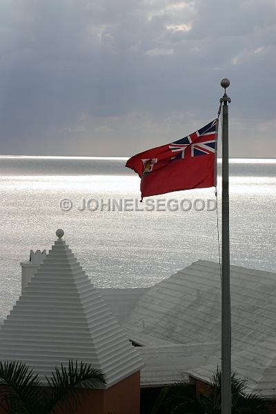 IMG_JE.FLG06.JPG - Bermuda flag at the Reefs, South Shore
