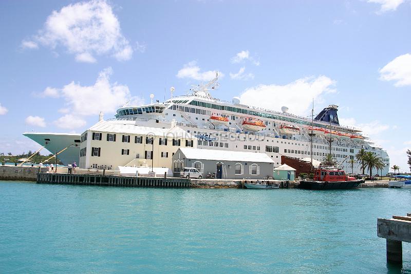 IMG_JE.BO102.jpg - Cruise Boat, Ordnance Island, St. George's, Bermuda