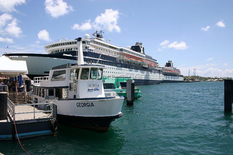 IMG_JE.BO115.jpg - Cruise Ships from Ferry Terminal, Hamilton, Bermuda