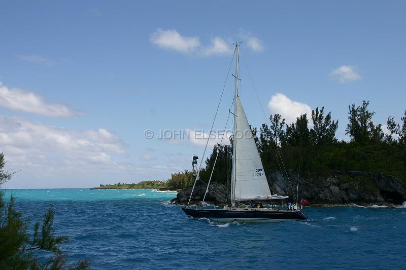 IMG_JE.BO17.JPG - Yacht rounding Gates Fort, St. George's, Bermuda