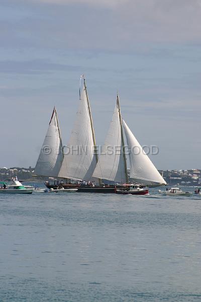 IMG_JE.BO32.JPG - Spirit of Bermuda with floatiller, Hamilton Harbour, Bermuda