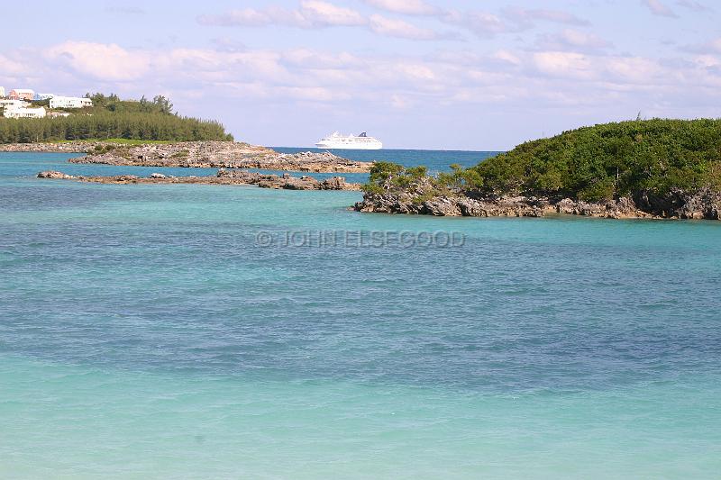 IMG_JE.BO44.JPG - Cruise Ship from Turtle Bay Beach, St. David's, Bermuda