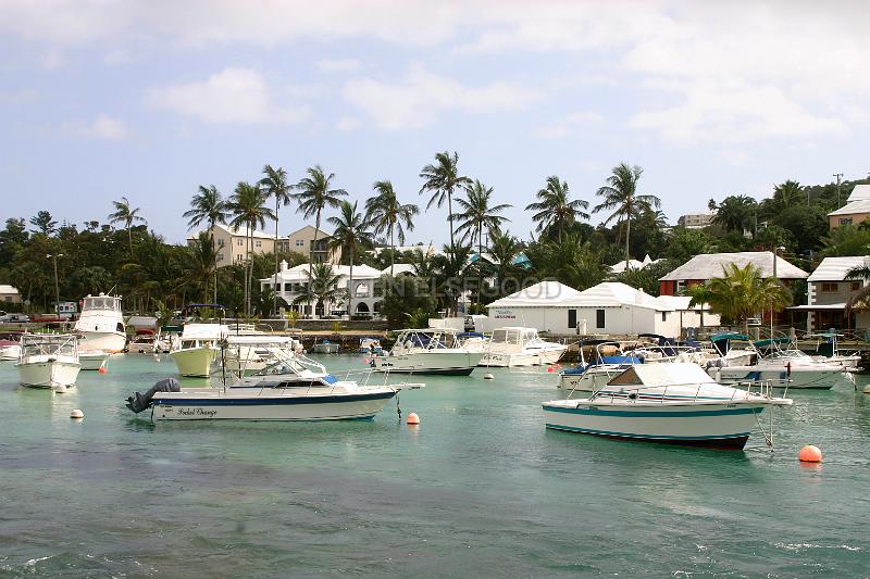 IMG_JE.BO70.JPG - Flatt's Inlet with pleasure craft, Bermuda