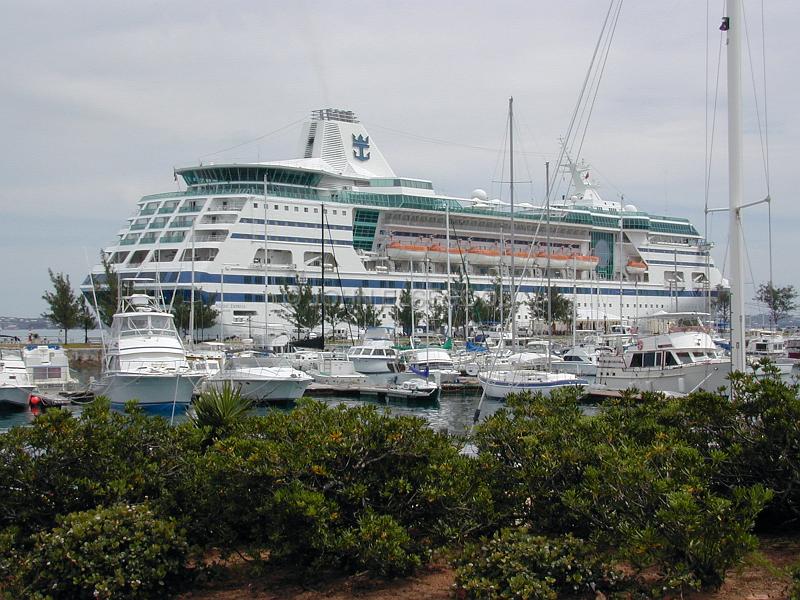 IMG_JE.BO82.jpg - Cruise Ship, Nordic Empress in Dockyard, Bermuda