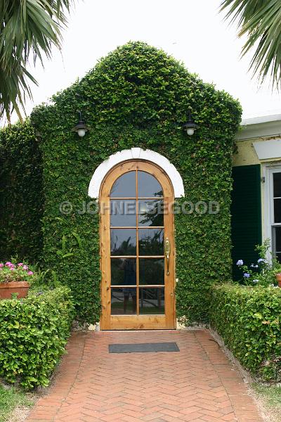 IMG_JE.BG03.JPG - Entrance to the Visitor Service Bureau, shop and restaurant, Bermuda Botanical Gardens