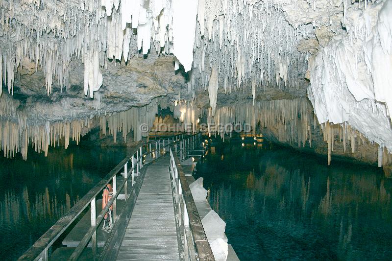 IMG_JE.CAV09.jpg - Pontoon at Crystal Caves, Bermuda