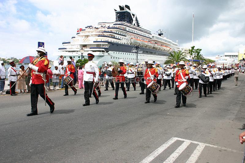 IMG_JE.VD11.JPG - Bermuda Regiment Band, Queens Birthday Parade, Front Street, Bermuda