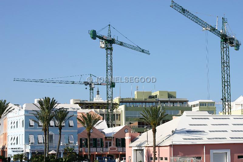 IMG_JE.CON07.JPG - Crain over Hamilton, Bermuda