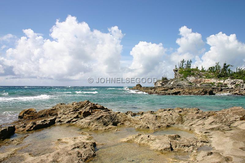 IMG_JE.DEV02.JPG - View of South Shore from Devonshire Bay Park, Bermuda