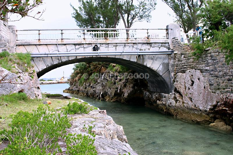 IMG_JE.DOC25.JPG - Bridge to Dockyard, Bermuda