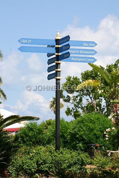 IMG_JE.DOC34.JPG - Signs at Dockyard, Bermuda