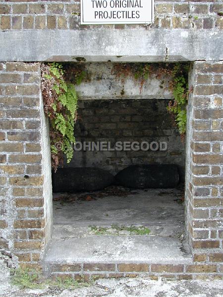 IMG_JE.FHAM05.jpg - Shell hatch, Fort Hamilton, Bermuda