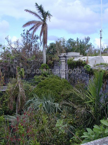 IMG_JE.FHAM15.jpg - Bridge and moat, Fort Hamilton, Bermuda