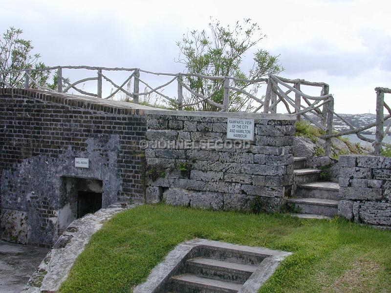 IMG_JE.FHAM17.JPG - Ramparts at Fort Hamilton, Bermuda