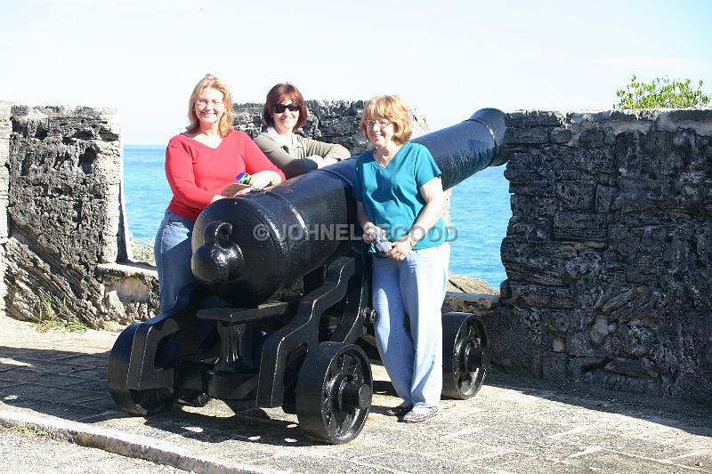 IMG_JE.GF12.JPG - Old Cannon, Gates Fort, St. George's