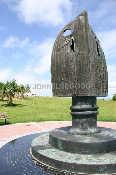 IMG_JE.SDB07.JPG - Monument to lost ships and seamen, St. David's Battery Park, Bermuda