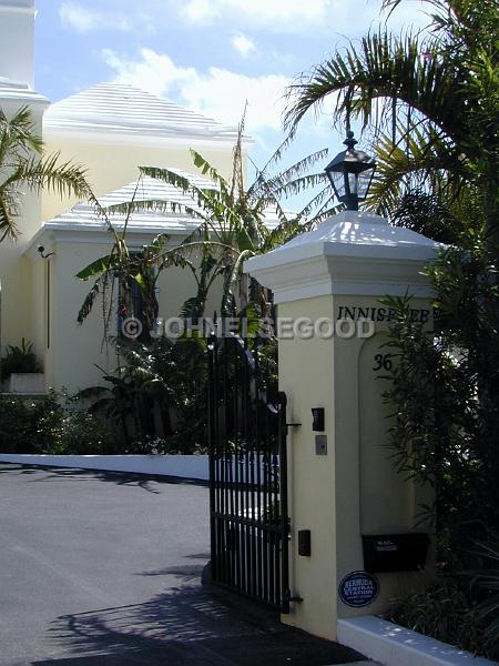 IMG_JE.GA04.JPG - Gated Pillar, South Shore Road, Bermuda