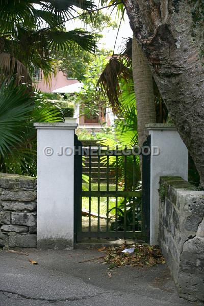 IMG_JE.GA28.JPG - Gate on Parson's Road, Devonshire, Bermuda