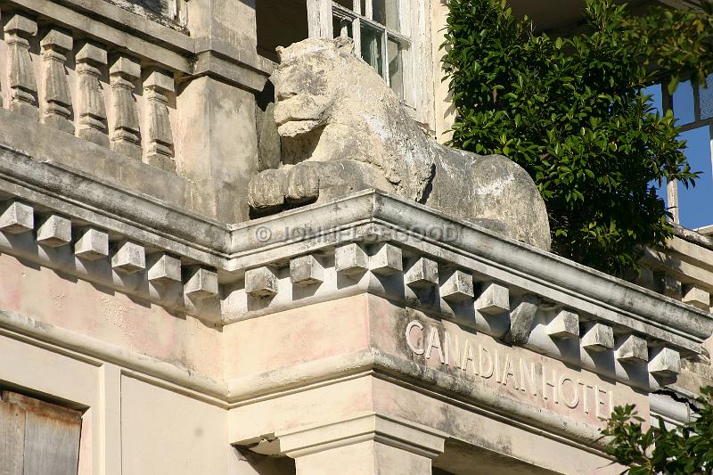 IMG_JE.HAM142.JPG - Lion stone sculpture, Canadian Hotel, Reid Street, Bermuda