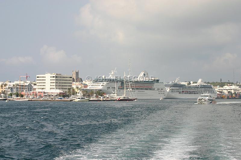 IMG_JE.HAM16.JPG - City of Hamilton from Ferry, Hamilton Harbour, Bermuda