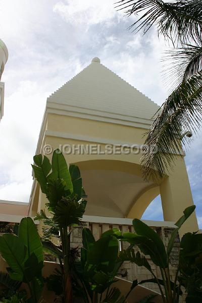 IMG_JE.HAM54.JPG - Ace building, Hamilton, Bermuda