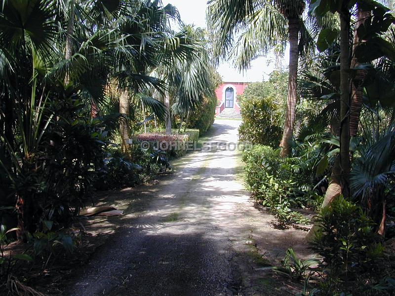 IMG_JE.HO01.JPG - Bermuda House and Driveway, Middle Road, Bermuda