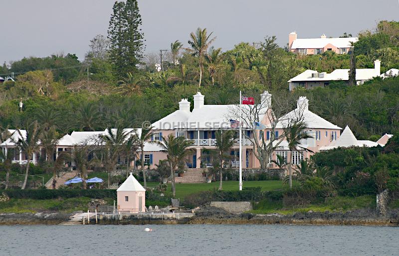 IMG_JE.HO30.JPG - Bermuda House and Dock, Hamilton Harbour, Bermuda