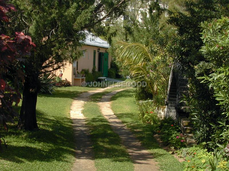 IMG_JE.HO66.JPG - Bermuda House with Driveway, Southampton, Bermuda