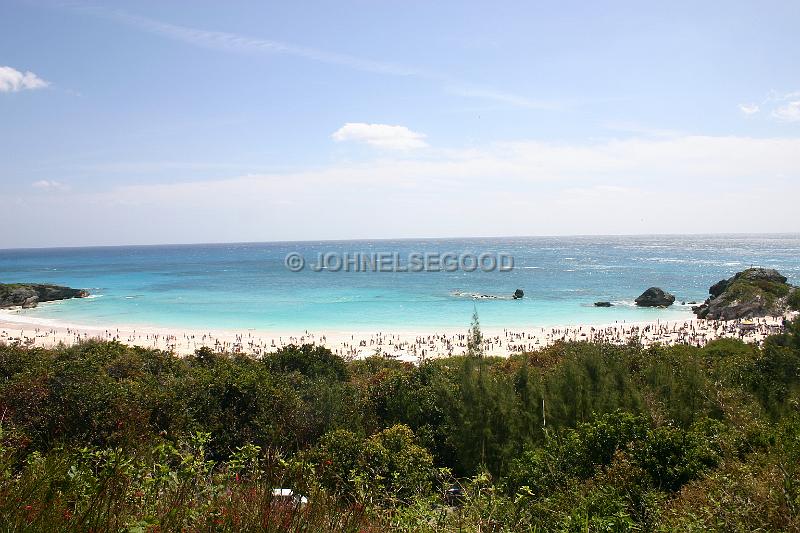 IMG_JE.KI09.JPG - Kite flying at Easter, Horshoe Beach, Bermuda