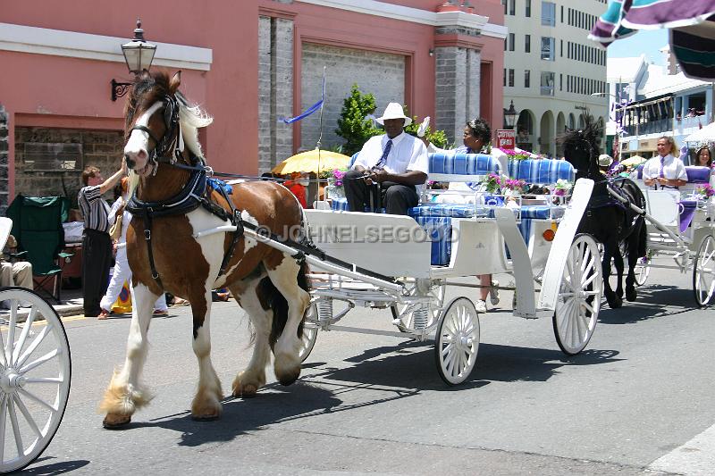 IMG_JE.BDADY40.JPG - Bermuda Day Parade, Front Street, Bermuda