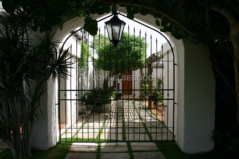 IMG_JE.TM07.JPG - Tom Moore's Courtyard, Bermuda