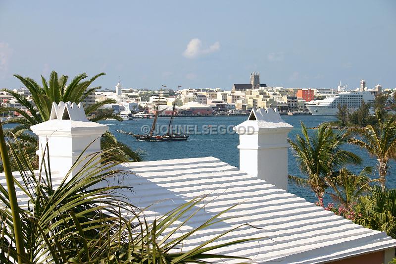 IMG_JE.SC31.JPG - Hamilton from Harbour Road, Paget, Bermuda