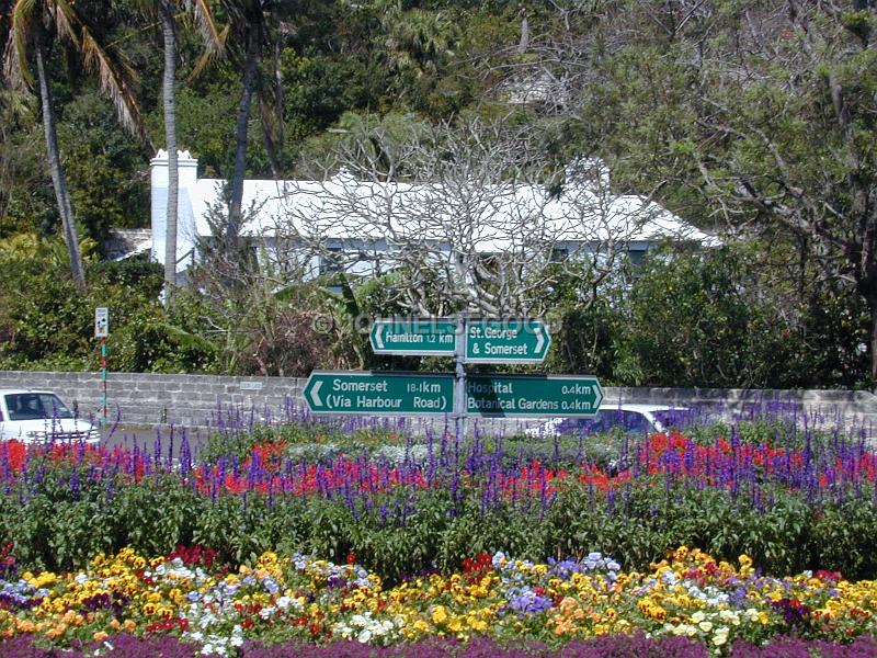 IMG_JE.SI06.JPG - Trimingham Roundabout, Paget, Bermuda