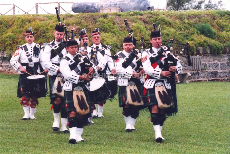 IMG_JE.SKI02.jpg - Skirling Ceremony at Fort Hamilton, Bermuda