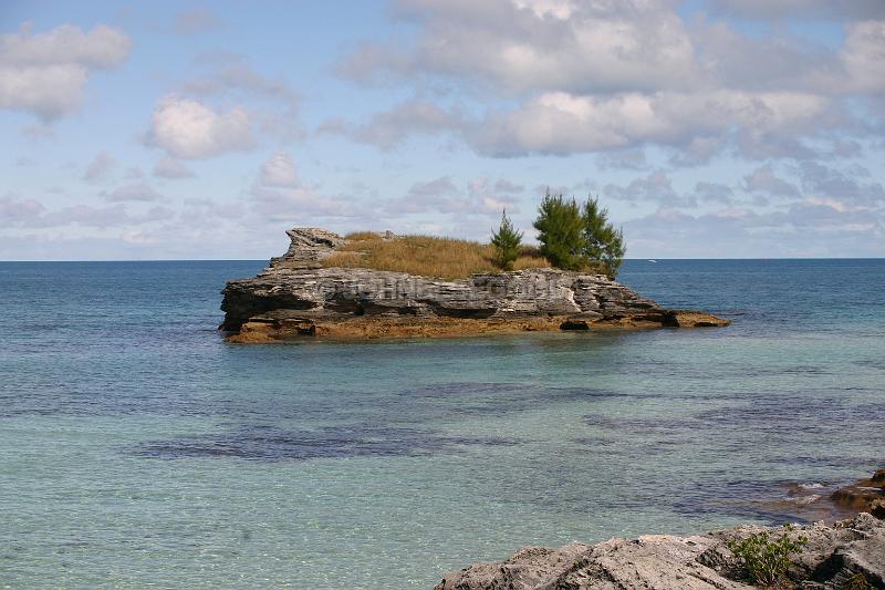 IMG_JE.SP08.JPG - Island off Spanish Point Park, Bermuda