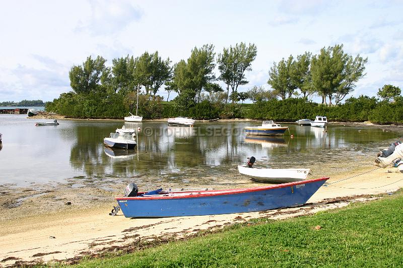 IMG_JE.SP13.JPG - Old fishing boat at Spanish Point, Bermuda