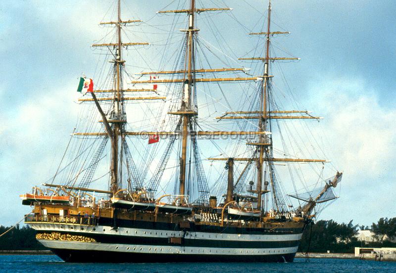 IMG_JE.TS02.jpg - Tall Ship Amerigo Vespucci, at anchor, Bermuda