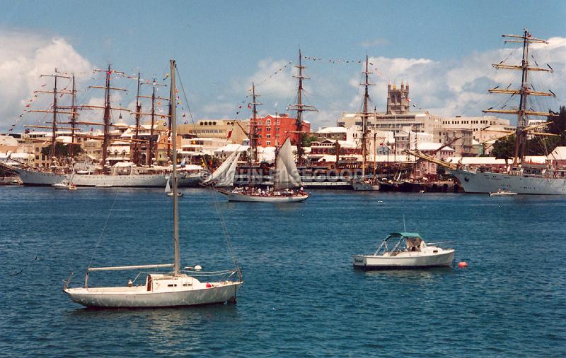 IMG_JE.TS25.jpg - Tall Ships docked in Hamilton, Bermuda