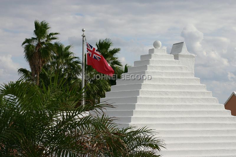 IMG_JE.R02.JPG - Bermuda Flag and Roofline, The Reefs, South Shore, Bermuda