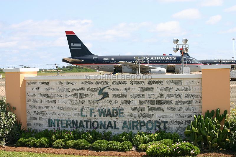 IMG_JE.AI07.JPG - US Air at Fredrick Wade International Airport, Bermuda