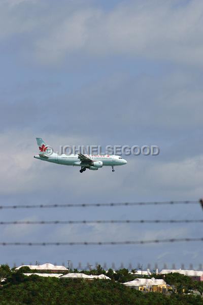 IMG_JE.AI11.JPG - Air Canada on approach to landing in Bermuda