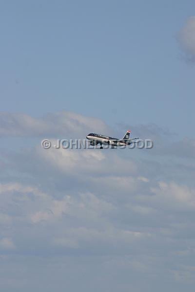 IMG_JE.AI27.JPG - US Air approaching Bermuda International Airport