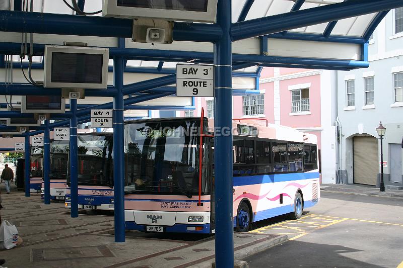 IMG_JE.BUS02.JPG - Bus Terminal, Hamilton, Bermuda