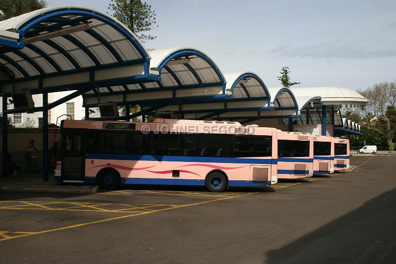 IMG_JE.BUS03.JPG - Bus Terminal, Hamilton, Bermuda