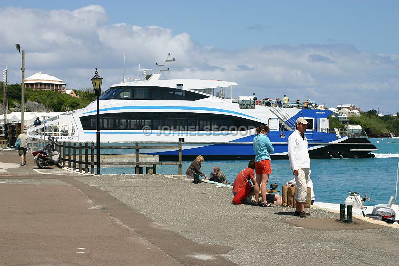 IMG_JE.FE10.JPG - Fast Ferry Warbaby Fox docked in St. George's, Bermuda