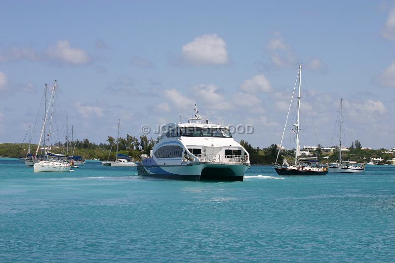 IMG_JE.FE14.JPG - Fast Ferry Warbaby Fox in St. George's harbour,Bermuda