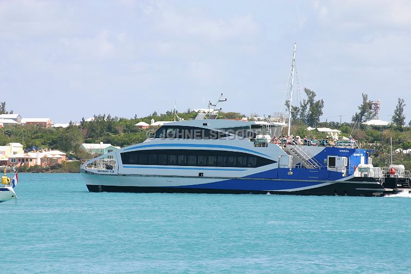 IMG_JE.FE17.JPG - Fast Ferry Warbaby Fox in St. George's Harbour