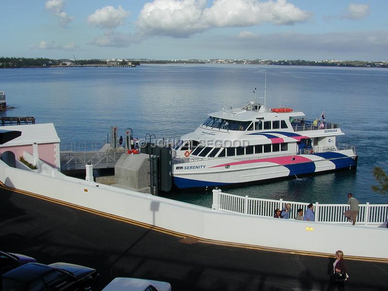 IMG_JE.FE24.JPG - Fast Ferry Serenity at Rockaway, Bermuda