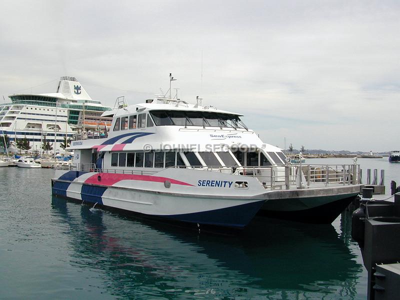 IMG_JE.FE32.jpg - Fast Ferry Serenity at Dockyard, Bermuda