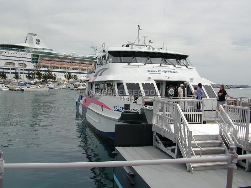 IMG_JE.FE33.jpg - Fast Ferry Serenity at Dockyard, Bermuda